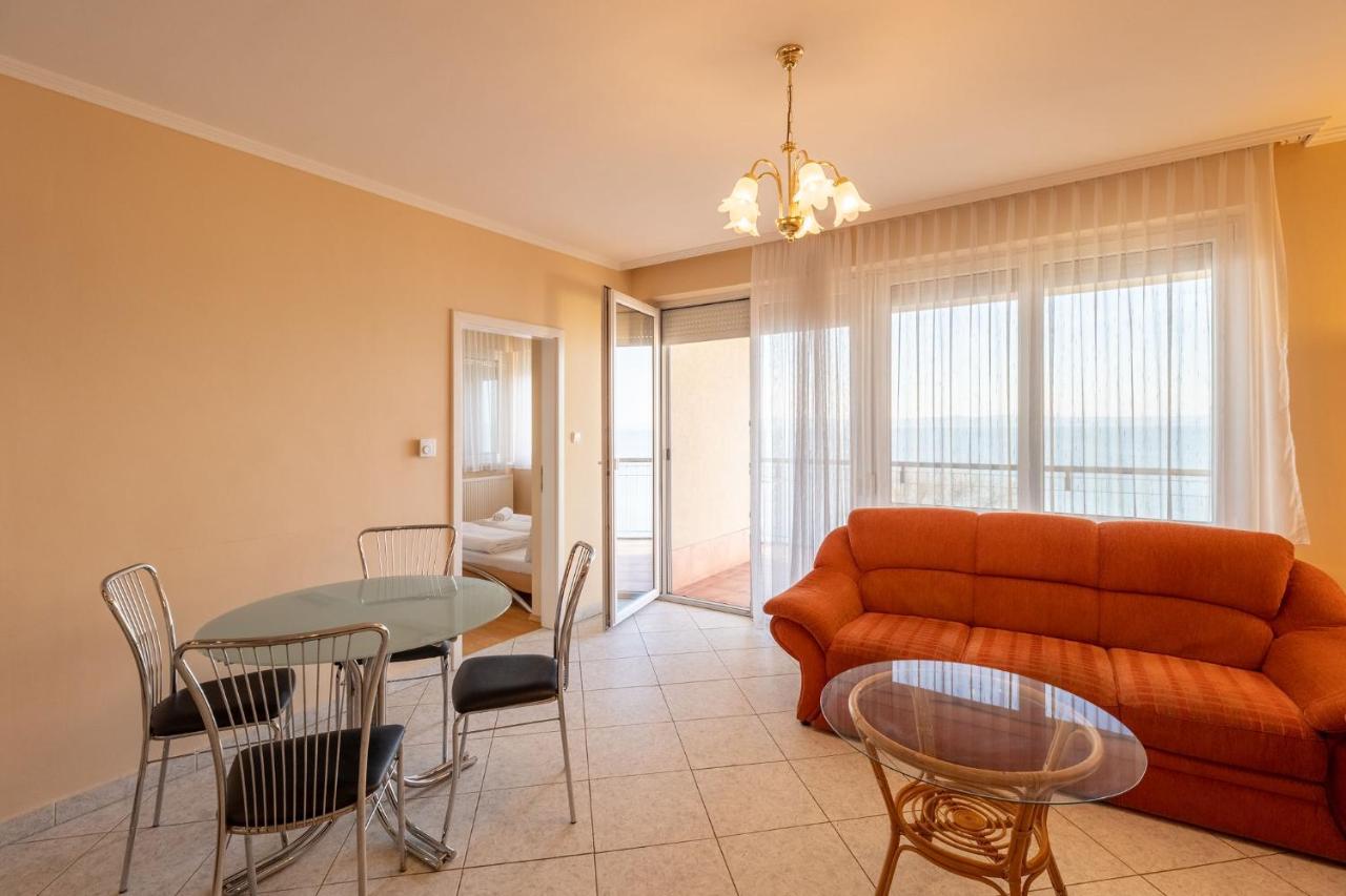Kek Hullam Apartman By Bltn Apartment Сиофок Екстериор снимка