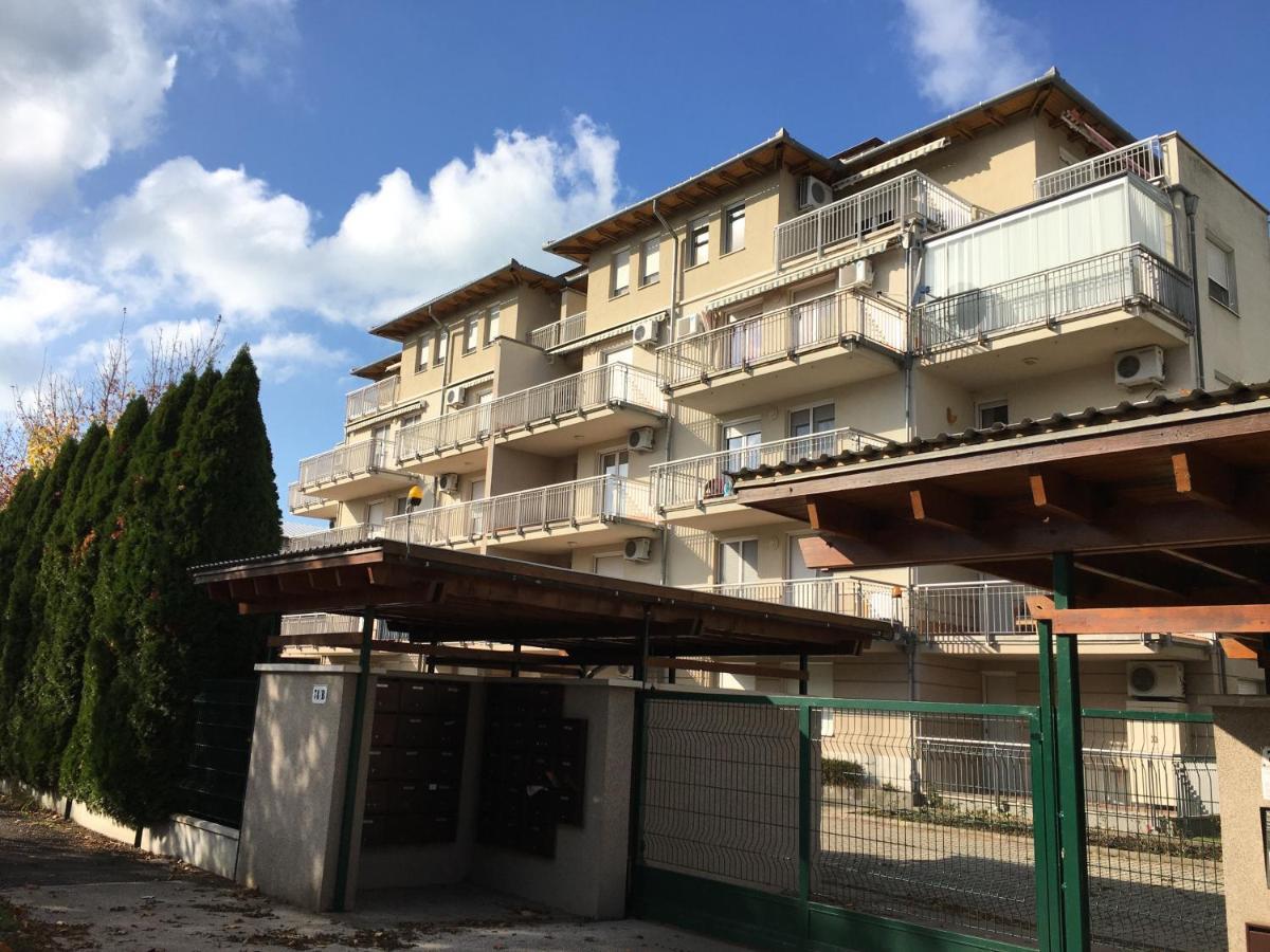 Kek Hullam Apartman By Bltn Apartment Сиофок Екстериор снимка